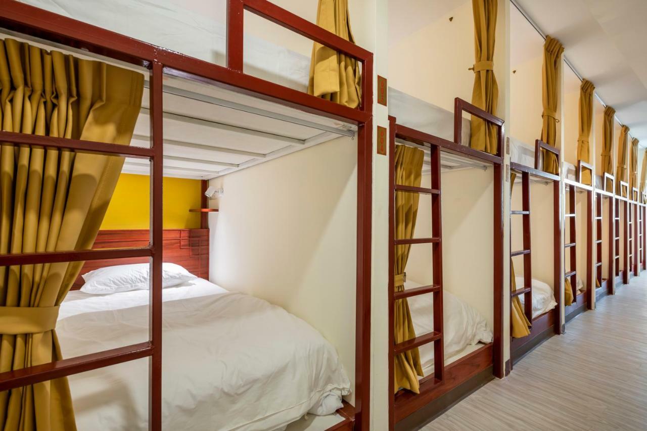 Scala Hostel Bangkok Exteriör bild