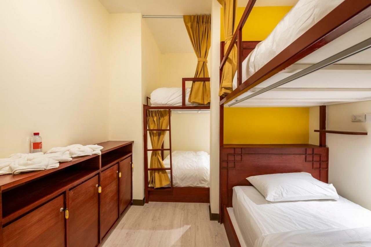 Scala Hostel Bangkok Exteriör bild